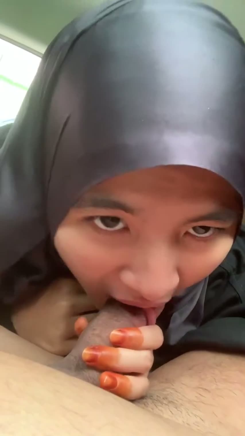 Di Isepin Cewek Jilbab Cantik Crot Di Mulut