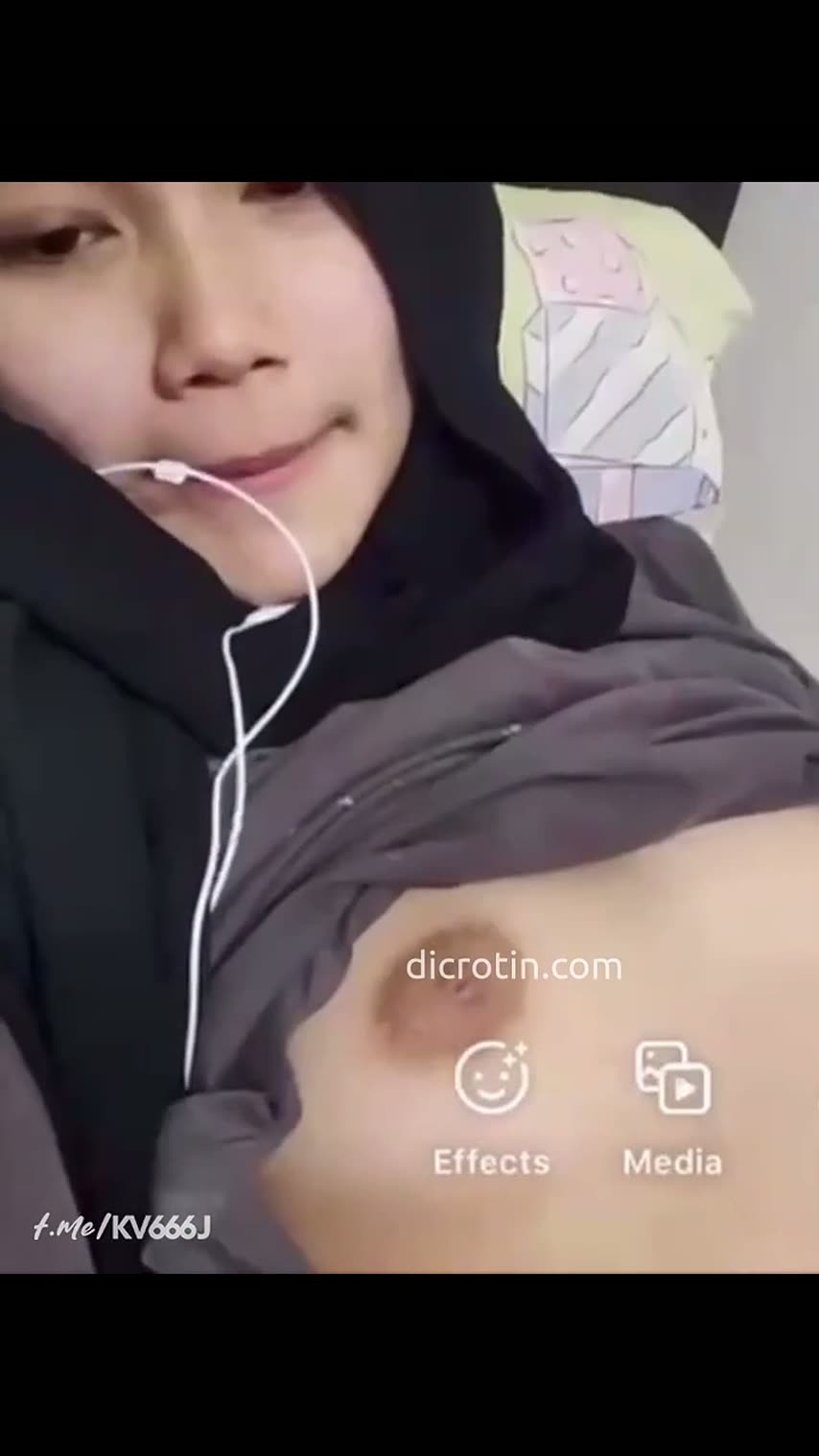Jilbab Cantik Imut Doyan Nyepong Kena Crot Di Muka