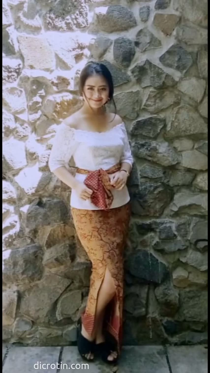 Kolpri Cewek Cantik Nenennya Bulet Pulen