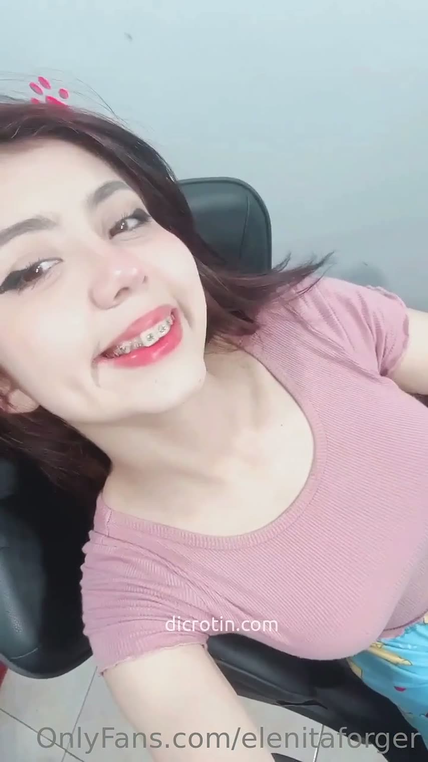 Live Hot Miss Nita dengan Bulet Masih Pink
