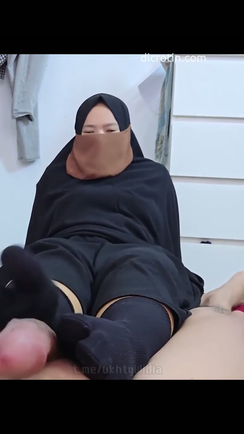 Ukhti Widiya Binor Jilbab Cadar Dari Majelis Tergoda Kontol